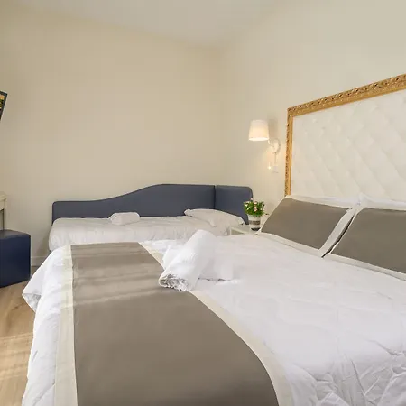 Отель Atlas Риччоне